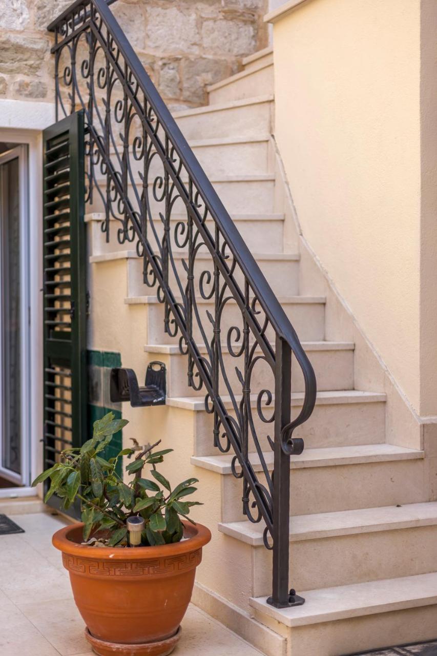 Apartments And Rooms Villa Erede Сплит Екстериор снимка